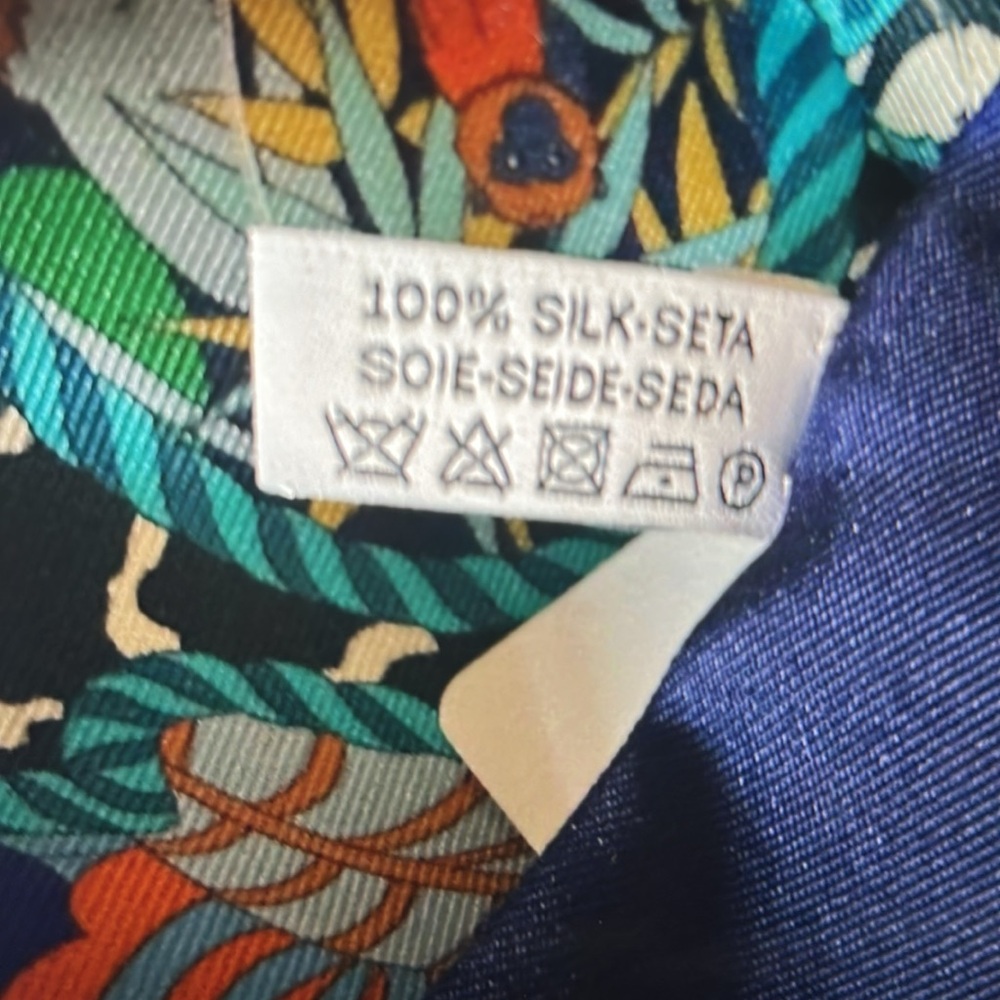 Salvatore Ferragamo Jungle silk 2 sided twill scarf - Picture 6 of 8